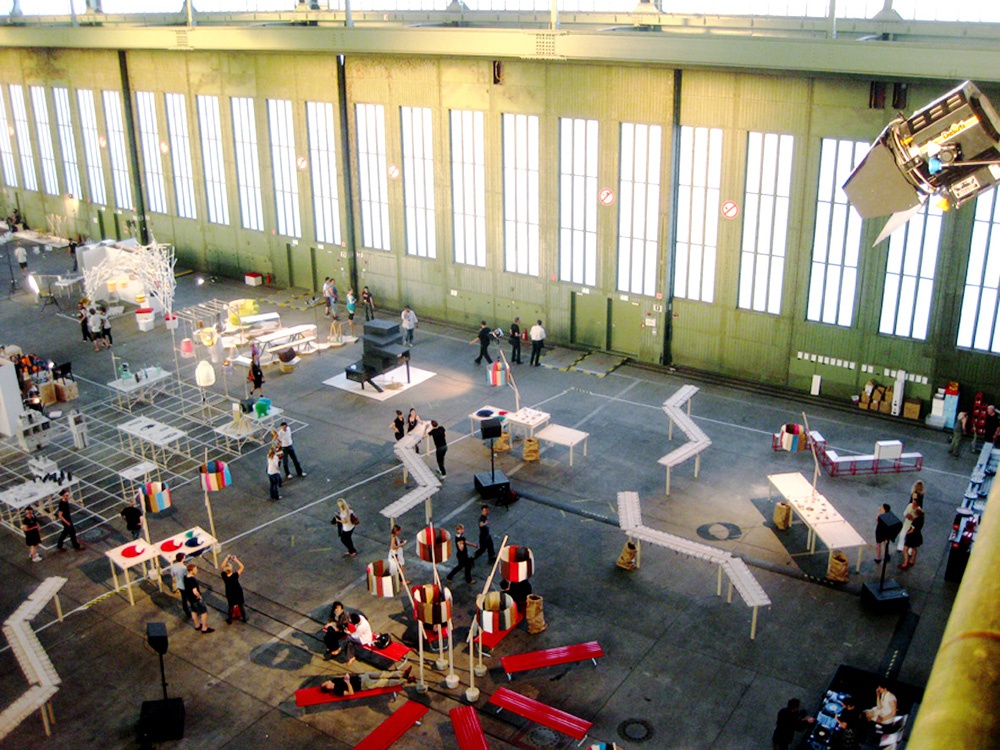 Postfossil, Markt Schicknick, Vorbereitungen Tempelhof Flughafen